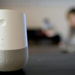 La falla del altavoz inteligente de Google Home permite a los atacantes espiar las conversaciones de los usuarios